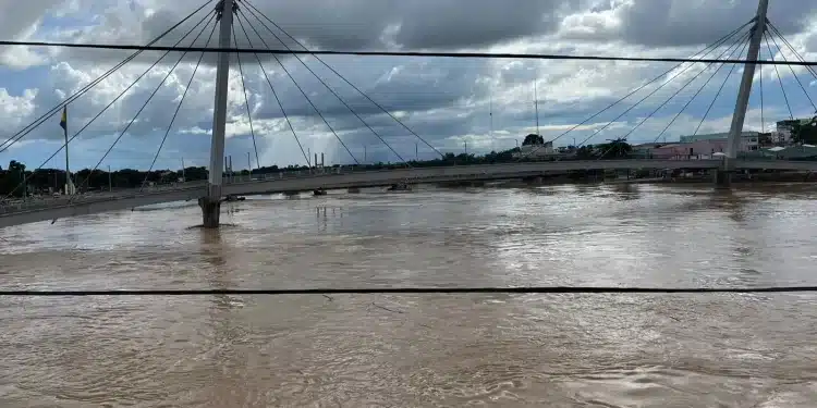 Rio Acre tem aumento de 22 cm em menos de 24 horas; está a 12 cm de atingir 17 metros