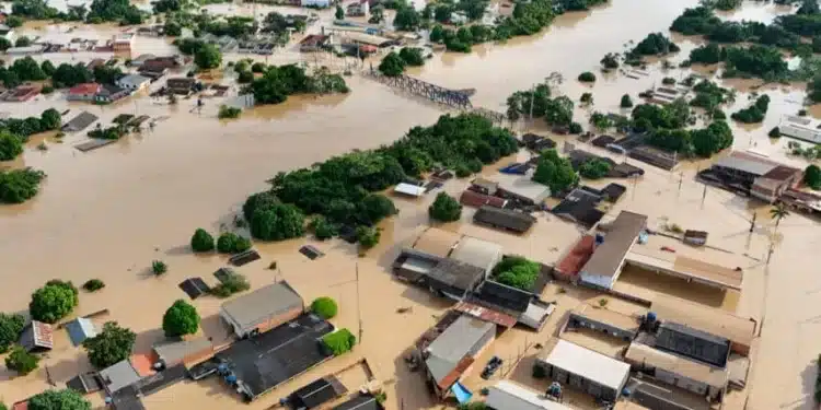 Acre registra quase 70 mil unidades habitacionais danificadas por desastres climáticos em 10 anos