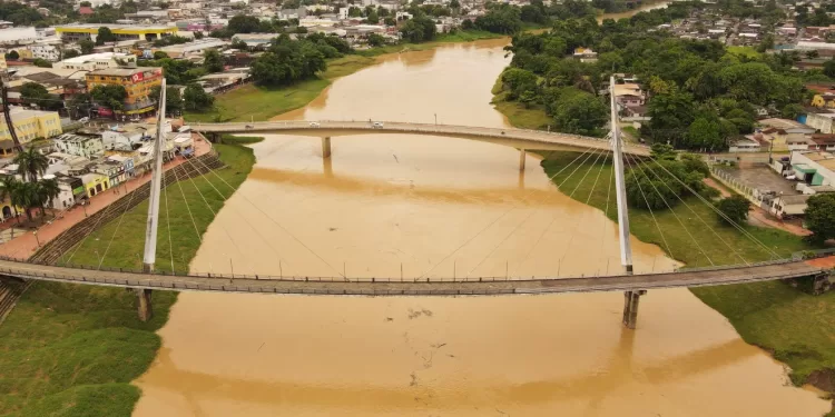 Cigma alerta sobre forte ventania e chuva intensa nesta sexta-feira no Acre