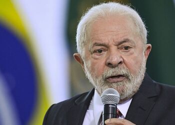 Lula diz que salário de professor ‘não é alto’ e situação é ‘ruim’, mas não promete aumento