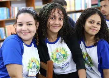 Estudantes do ensino médio podem consultar se estão incluídos no Pé-de-Meia a partir desta quarta-feira