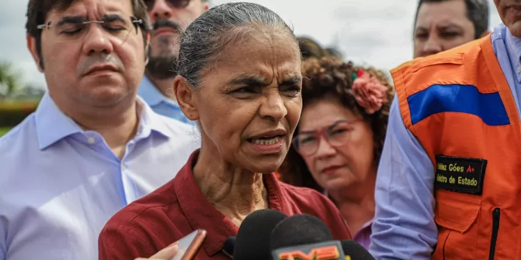 “A mudança do clima vai aumentar cada vez mais as enchentes”, afirma Marina durante visita ao Acre