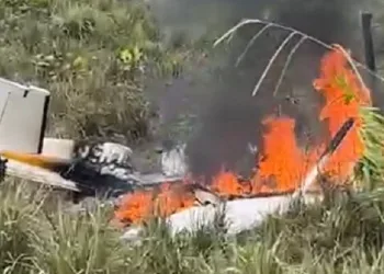 Acidente aéreo registrado no interior do Acre deixa um morto e seis feridos; piloto estaria em estado grave