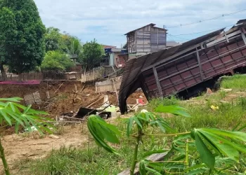 Terrenos de areia às margens do Rio Acre são mais suscetíveis a desbarrancamento, alerta Defesa Civil
