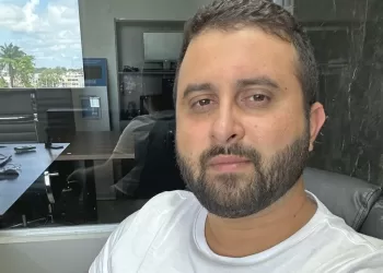 Dentista que escondeu R$ 2 mil em rotatória alega que não induziu ninguém a depredar o patrimônio