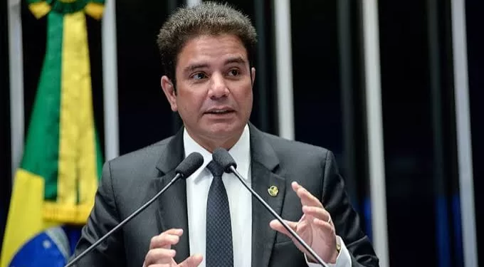 Gladson Cameli anuncia antecipação de benefícios para servidores estaduais atingidos pela enchente