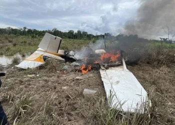 Vítimas em estado grave da queda de avião no Acre vão ser transferidas para tratamento em Minas Gerais