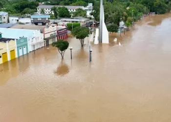 Rio Acre ultrapassa 17,50 metros em RB; Defesa Civil prevê chuva durante todo final de semana