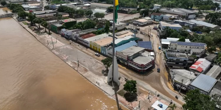 Na capital, Rio Acre continua em queda e está a menos de 2 metros de retornar à cota de transbordo