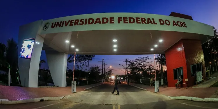 Adufac realiza nova assembleia na próxima segunda-feira (22) para decidir se adere ou não à greve