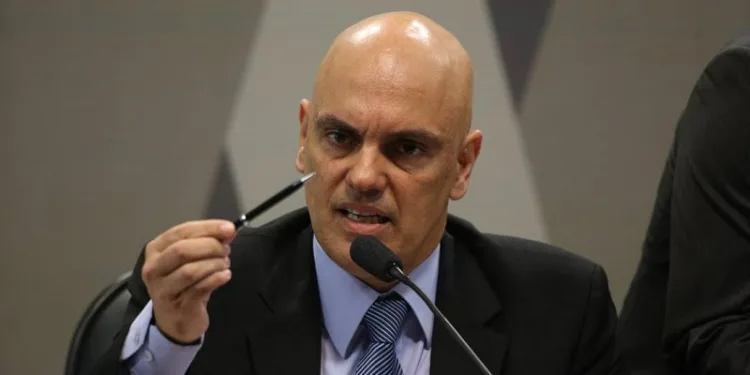 Entenda decisão de Alexandre de Moraes que incluiu Musk em investigação no STF