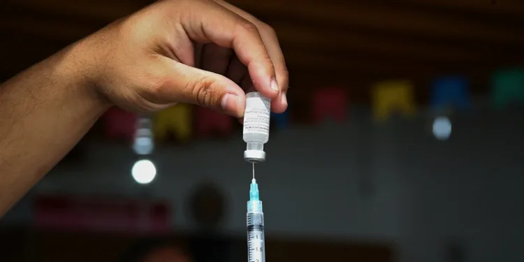 PL determina que o Ministério da Saúde defina quais vacinas são obrigatórias no país; entenda