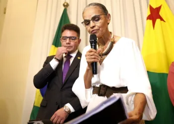 Acre assina contrato de R$ 98 milhões com BNDES para investimento em setores ambientais