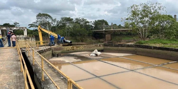 Cerca de 60% da população pode sofrer com desabastecimento de água em Rio Branco; entenda