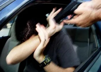 Homens são presos em motel após roubarem carro de motorista de aplicativo em Rio Branco