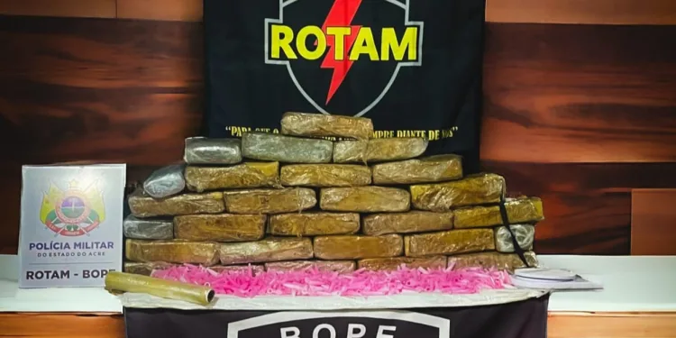 Mais de 25 kg de drogas são apreendidos no bairro Morada do Sol na noite desta quarta-feira (03)