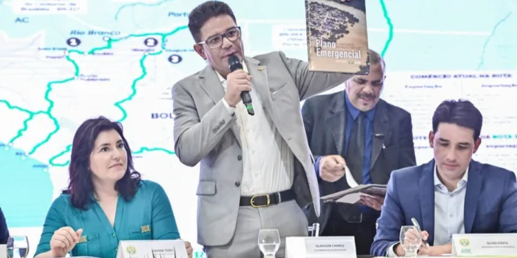 Plano de Adequação às Mudanças Climáticas no Acre é entregue a ministros