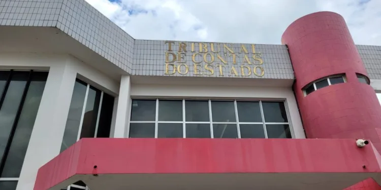 Tribunal de Contas do Estado do Acre regulamenta auxílio-creche de quase R$ 900,00 para servidores