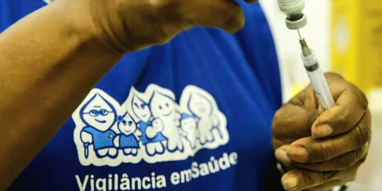 Vacinação contra a dengue é ampliada para o público de 6 a 20 anos em Rio Branco