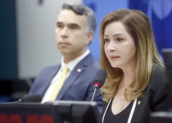 Socorro Neri anuncia afastamento da presidência Partido Progressistas em Rio Branco