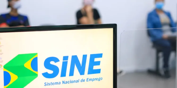 Quase 70 vagas de emprego nesta segunda-feira com Sine Acre; confira