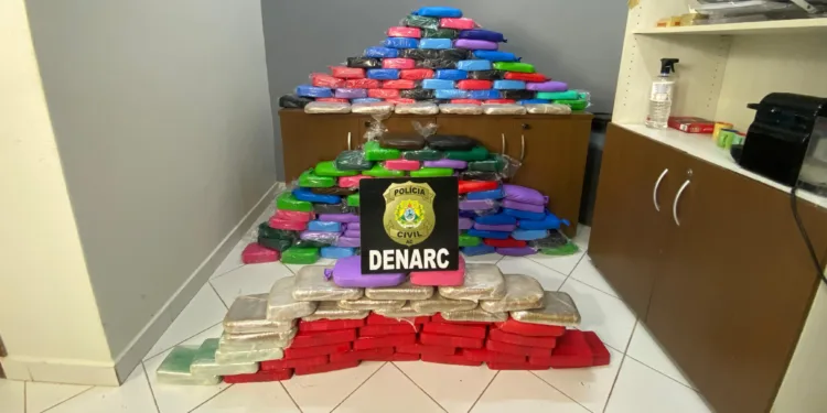 Quase 180 kg de drogas e R$ 14 mil em espécie são apreendidos em Rio Branco