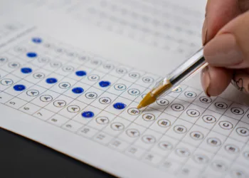 Inscrições para concurso de Porto Acre encerram neste domingo (28); salários de até R$ 9 mil