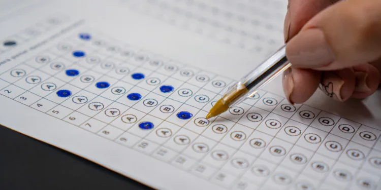 Inscrições para concurso de Porto Acre encerram neste domingo (28); salários de até R$ 9 mil