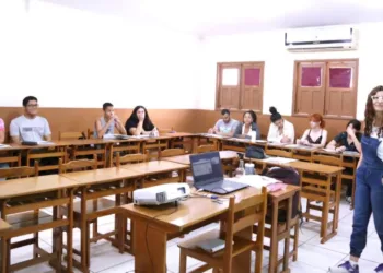 CEL vai oferecer cursos de inglês e espanhol à distância no Acre; mais de 400 vagas