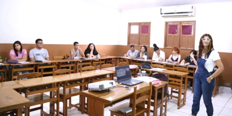 CEL vai oferecer cursos de inglês e espanhol à distância no Acre; mais de 400 vagas