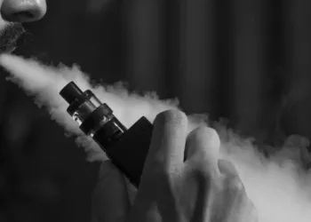 Anvisa mantém proibição ao cigarro eletrônico no país