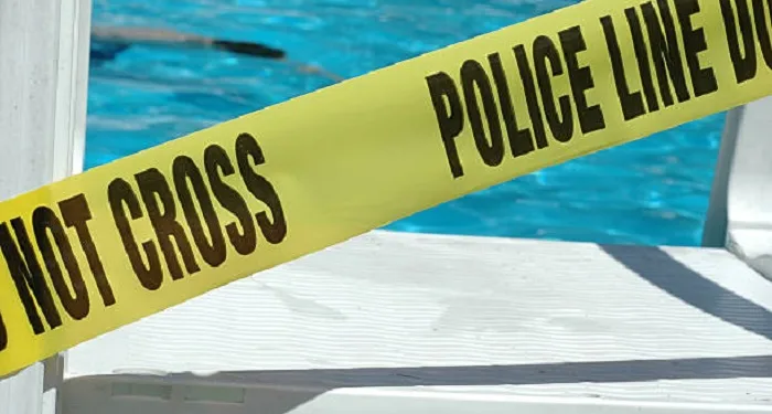 Criança de 1 ano e 5 meses morre afogada na piscina da própria casa em Rio Branco