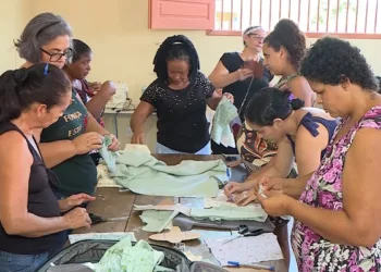 Absorvente ecológico que pode durar até cinco anos é produzido em projeto da Ufac