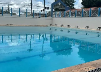 Secretário de Educação explica utilização da piscina da escola Armando Nogueira; entenda