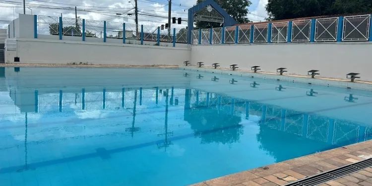 Secretário de Educação explica utilização da piscina da escola Armando Nogueira; entenda