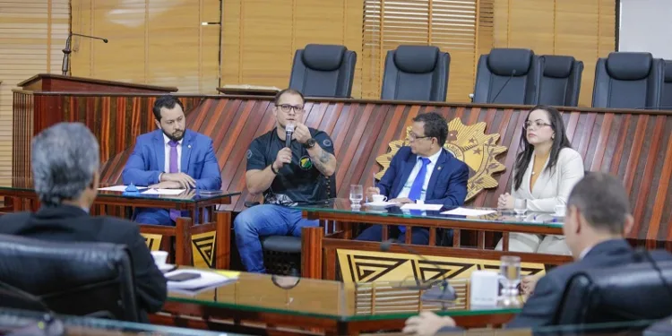 “Não é pedido de aumento, é de recomposição”, diz presidente do Sinpol em ato na Aleac