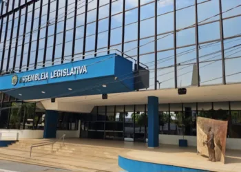 Audiência pública na Aleac sobre direitos dos autistas tem apenas um deputado presente