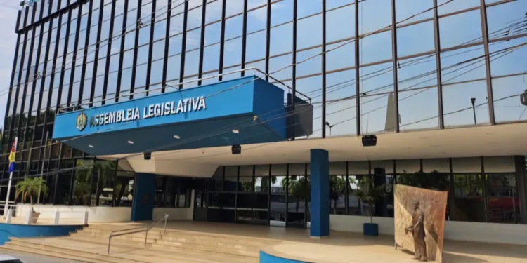 Audiência pública na Aleac sobre direitos dos autistas tem apenas um deputado presente