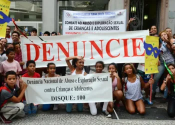 Disque 100 recebe duas denúncias por hora de estupro de vulneráveis