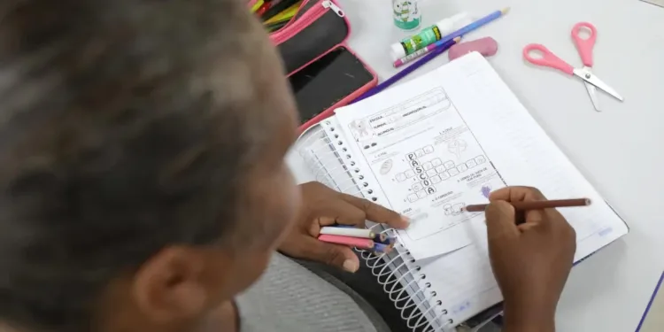 Analfabetismo diminui no Brasil, mas Acre continua abaixo da média nacional com 12%