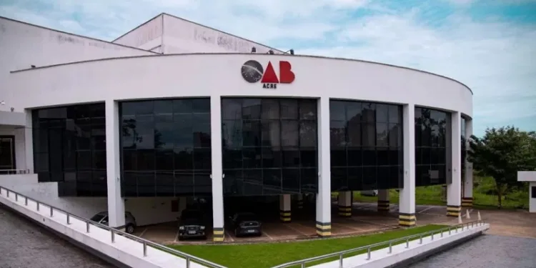 OAB alerta que criminosos se passam por advogados para aplicar golpes no Acre; entenda