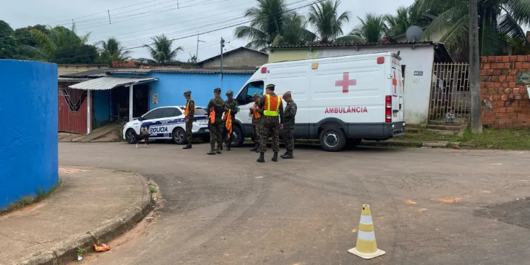 Criança de 3 anos morre atropelada ao atravessar a rua, em Rio Branco