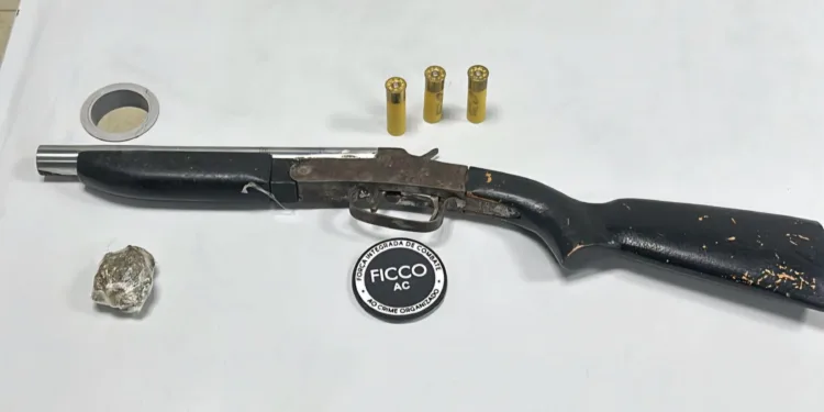 Operação policial executa 25 mandados contra organizações criminosas no Acre