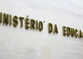 MEC ofertará 80 mil bolsas a estudantes de cursos de licenciatura