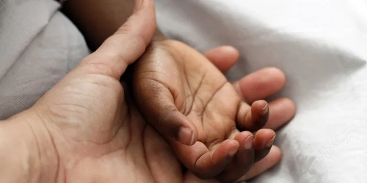 Acre tem 12 crianças e adolescentes para adoção; número de pretendentes é quase seis vezes maior