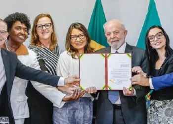 Lula sanciona lei que garante sigilo de vítima de violência doméstica