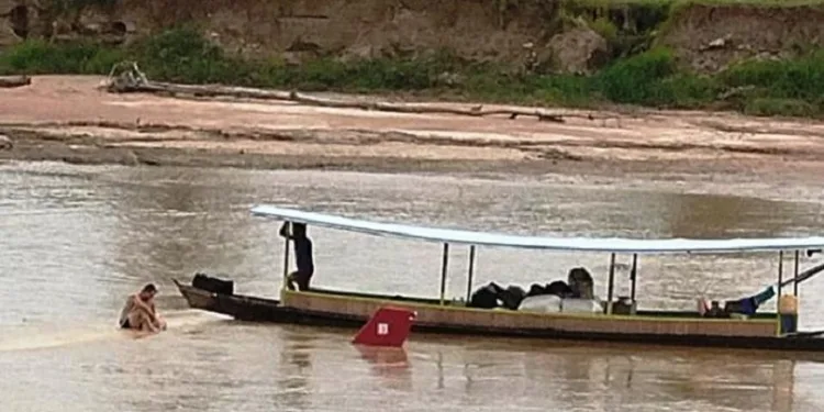 Após queda de avião no Acre, governo envia cinco bombeiros para prestar assistência aos passageiros e tripulantes