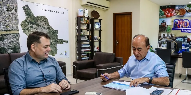 “É meu amigo pessoal”, diz Bocalom sobre Alysson Bestene após possibilidade do dentista ser o vice