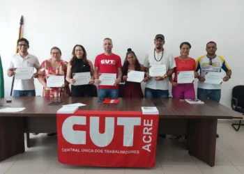 CUT entrega Certificados de Formação Sindical