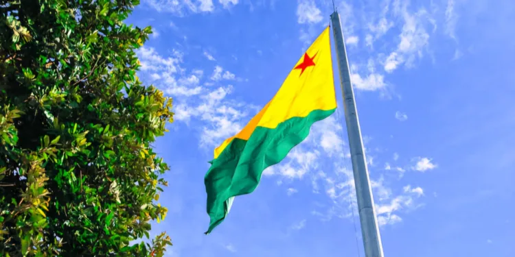 Rede social é condenada a indenizar acreana por conta hackeada